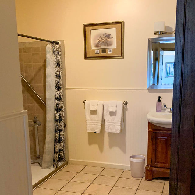 Main House, Room 106 (Downstairs Suite), photo 4