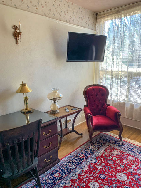 Main House, Room 201, photo 4