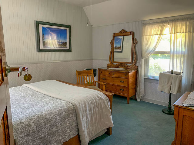 Carriage House, Room 2, photo 2