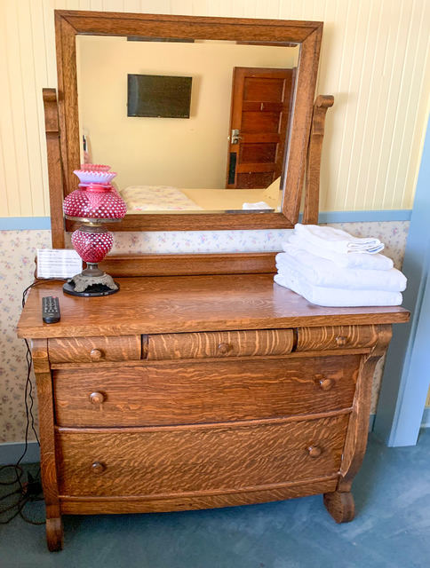 Carriage House, Room 4, photo 4