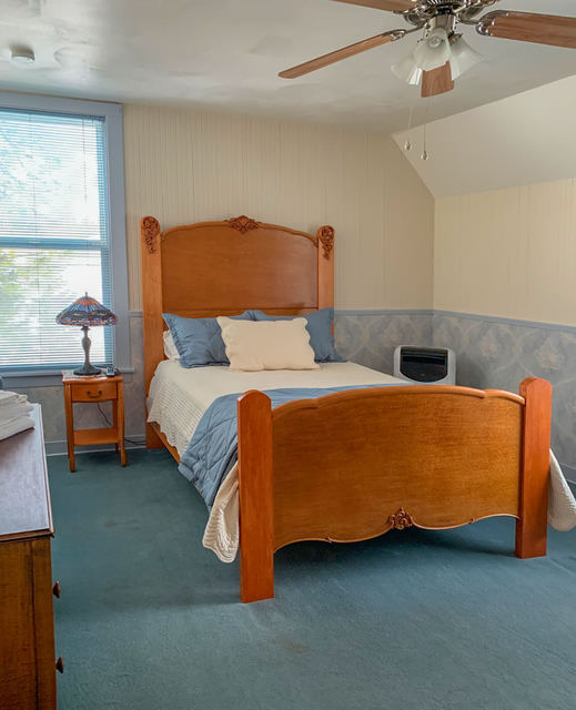 Carriage House, Room 5